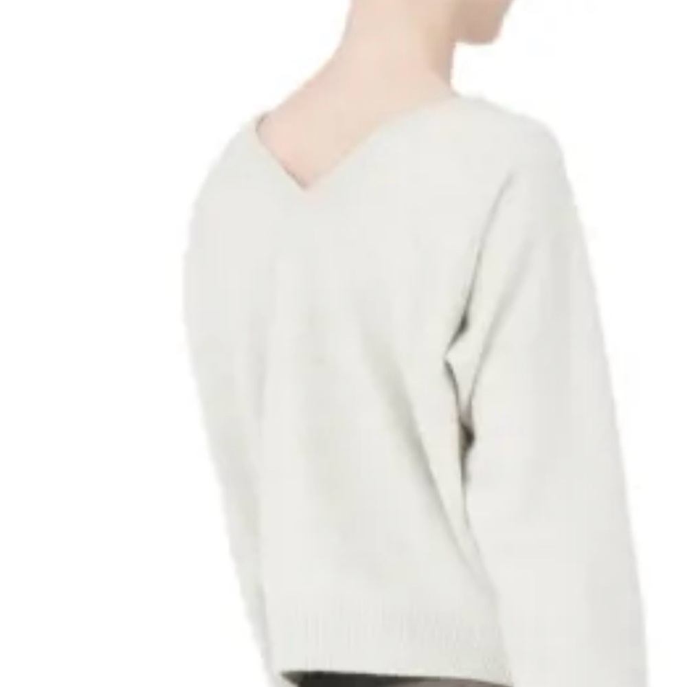 🧡Brunello Cucinelli  Cream V-Neck Back Sweater
